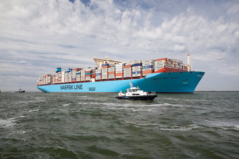 containerschip by Bernadet Gribnau