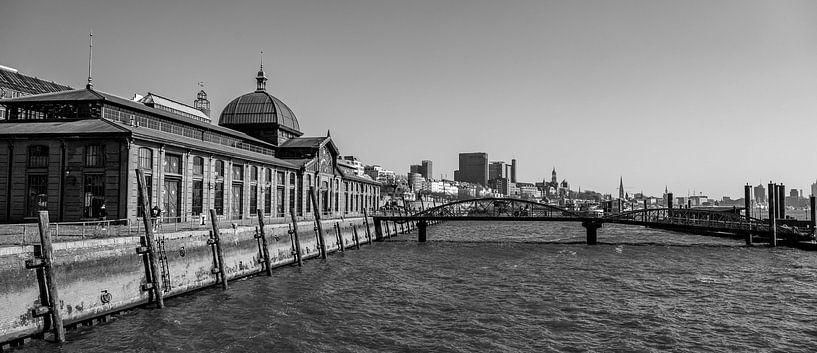 Hamburg fish auction hall - gateway to the harbour by Karsten Rahn