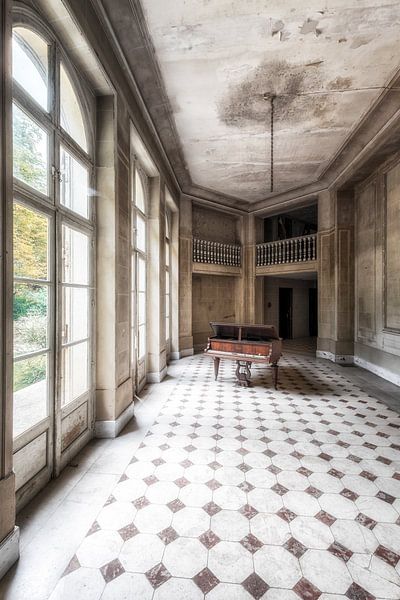 Lost Place - Verlassenes Klavier von Gentleman of Decay