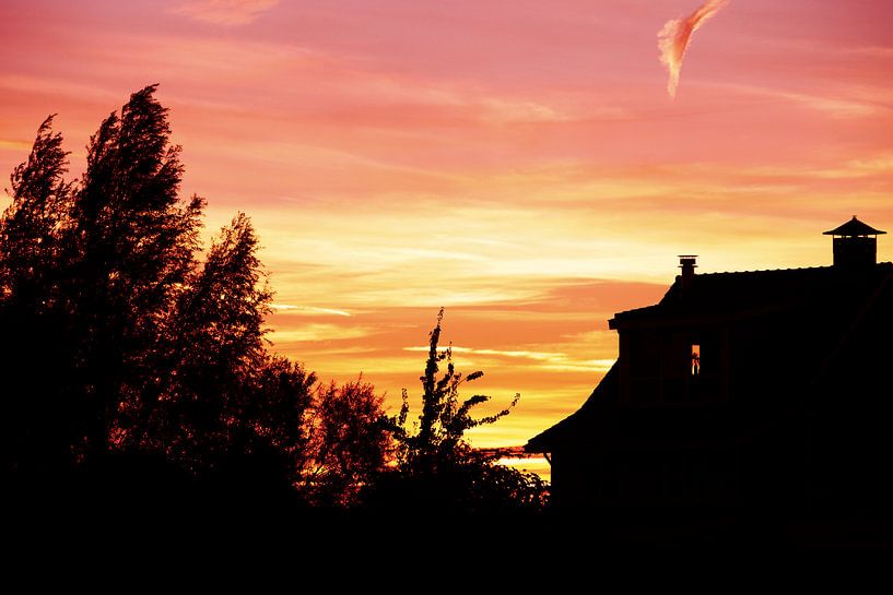 Dream house with a dreamy sunset by Dexter Reijsmeijer