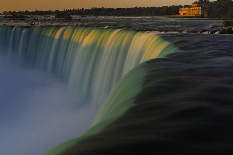 Niagara Falls by Wilco Berga