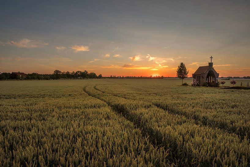 Coucher de soleil à la chapelle par Moetwil en van Dijk - Fotografie