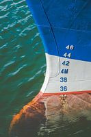 Der Bug eines Fischereifahrzeugs