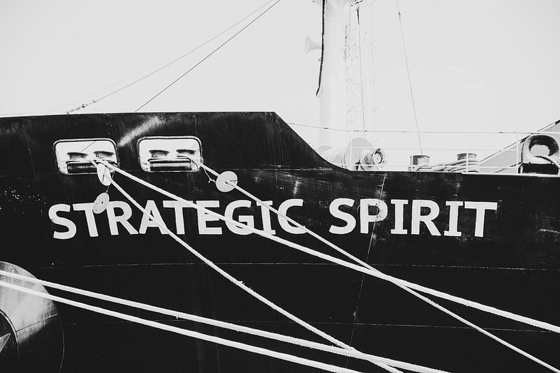 Der Bug des Ozeandampfers, fotografiert von scheepskijkerhavenfotografie