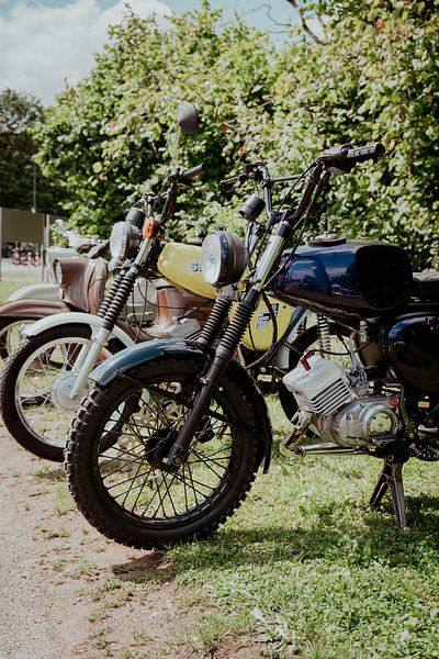 Classic Duite mopeds by Xander Broekhuizen