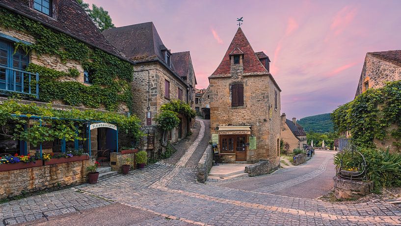 Sunrise in Beynac-et-Cazenac, France by Henk Meijer Photography