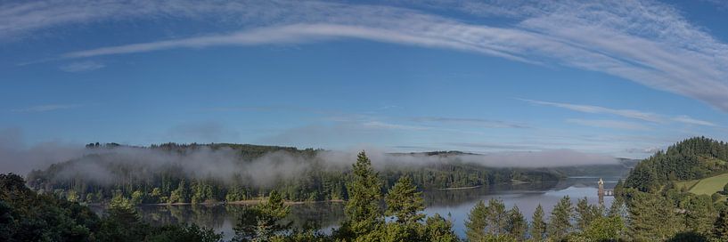 Lake Vyrnwy in Wales by Sven Scraeyen