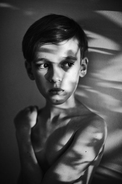 Porträt in Licht und Schatten von Monika Strzelecka