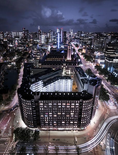 Hoog boven de Coolsingel in Rotterdam van Jeroen van Dam