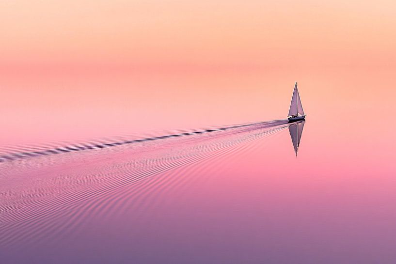 Segelboot in ruhiger See bei Sonnenuntergang von Imperial Art House