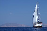 Zeilen bij de Griekse eilanden