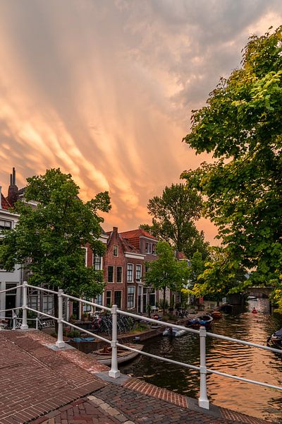 Leiden - De Vliet turns orange (0073) by Reezyard