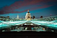 Millennium Bridge London am Abend