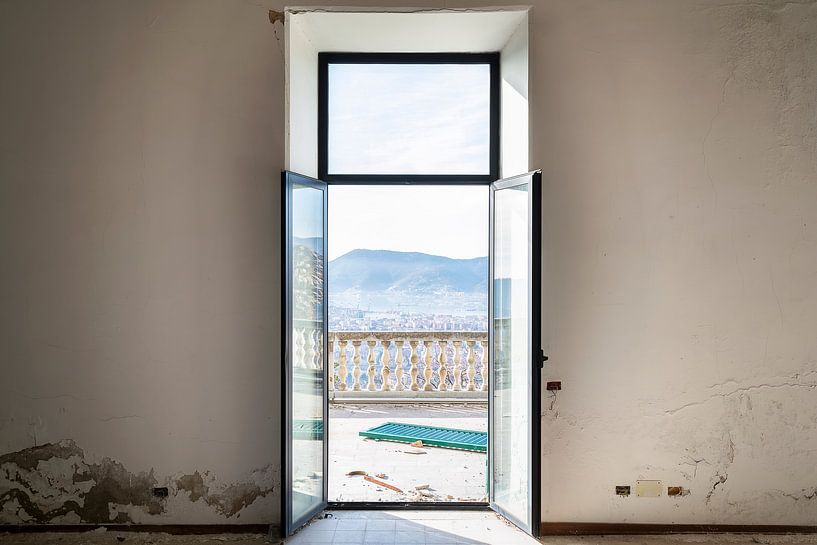 Abandoned Villa with Beautiful View. by Roman Robroek - Photos of Abandoned Buildings