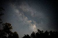 Voie lactée au-dessus de la rivière Soca près de Tolmin