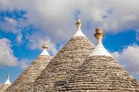 Authentische Kegeldächer der Trulli in Alberobello (Apulien)
