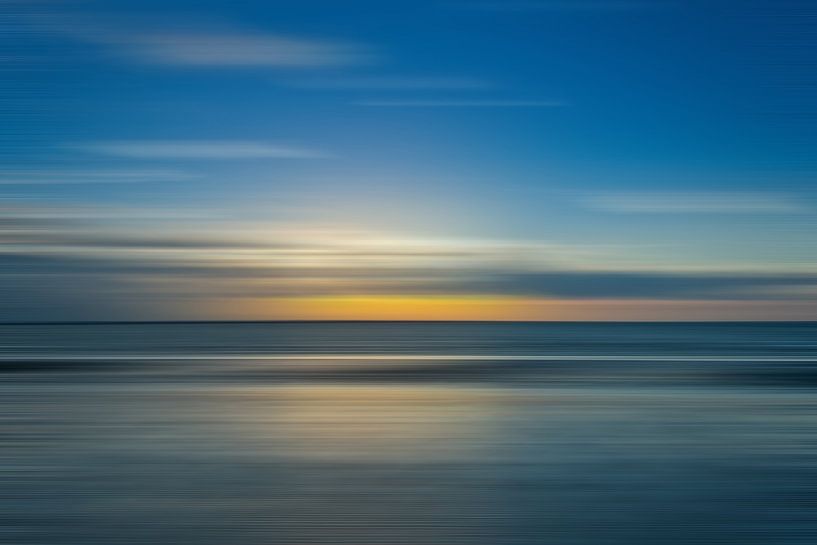 Minimalistischen Sonnenuntergang / Sonnenaufgang an der Küste von Hille Bouma