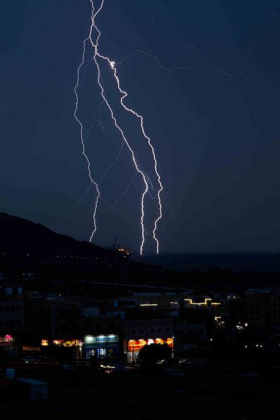 Blitz und Donner von Isis van de Put