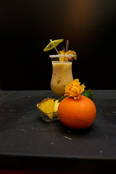 Pineapple coconut cocktail with grapefruit by Babetts Bildergalerie
