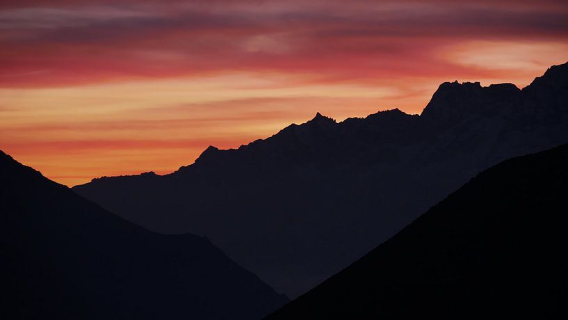 Sonnenuntergang im Himalayagebirge von Timon Schneider