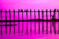 Zonsondergang U-Bein brug in Mandalay, Myanmar