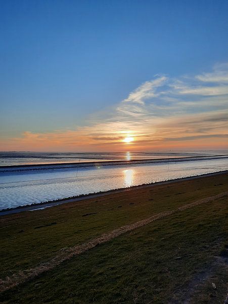 Sunset by the sea by Michael Godlewski