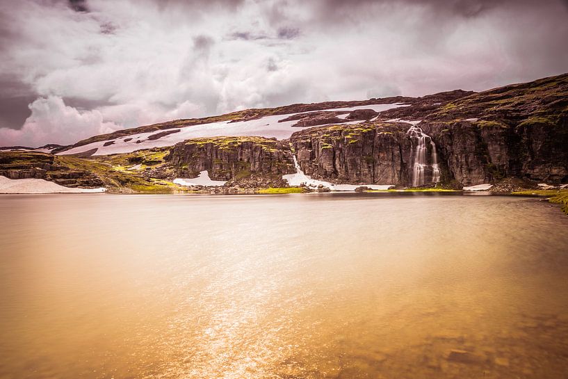 Flotvatnet aan de Snøvegen 4 by Bart Berendsen