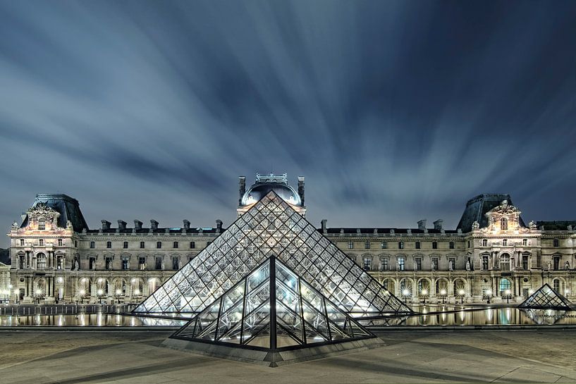 Moderne Pyramide von Arnaud Bertrande