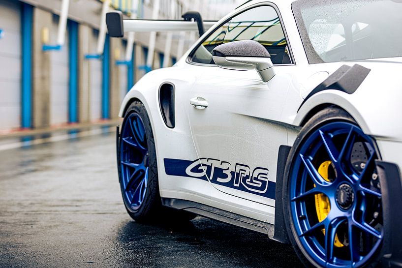 Porsche GT3 RS auf der Rennstrecke von Assen von Martijn Bravenboer