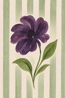 Lila Blume auf gestreiftem Hintergrund