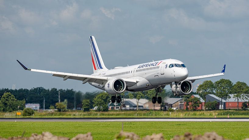 Landing Air France Airbus A220-300. by Jaap van den Berg