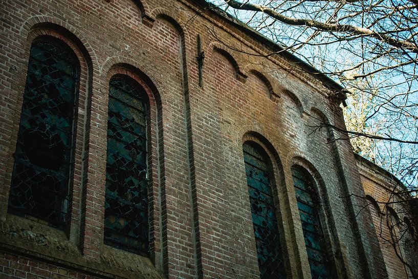 Kirchenfenster des baufälligen Klosters Hoompje von Eugenlens
