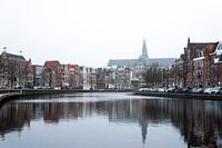 Kurve in der Spaarne Haarlem mit Blick auf die Grote Bavo