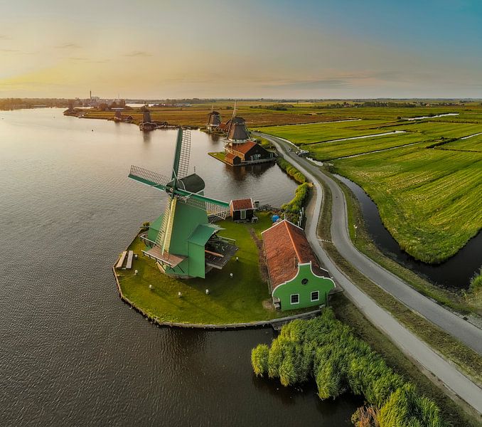 Moulins à vent De Gekroonde Poelenburg, De Kat, De Zoeker, Het Jonge Schaap aan de bank van de Zaan, par Rene van der Meer