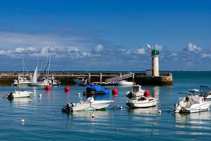 View on Phare de la Flotte by Youri Mahieu