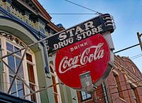 Publicité au néon de Coca-Cola dans les années 50 aux États-Unis