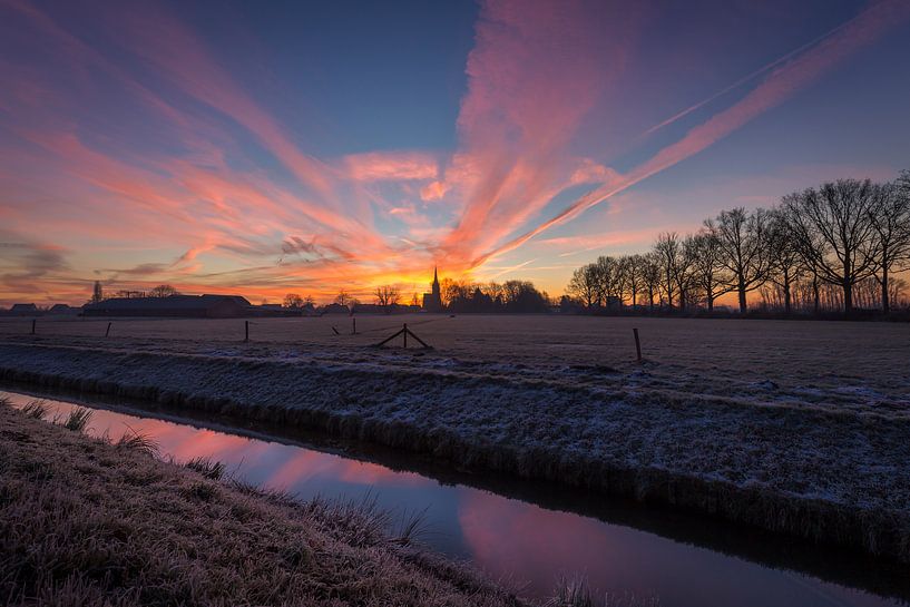 Exploderende lucht van Edwin Mooijaart