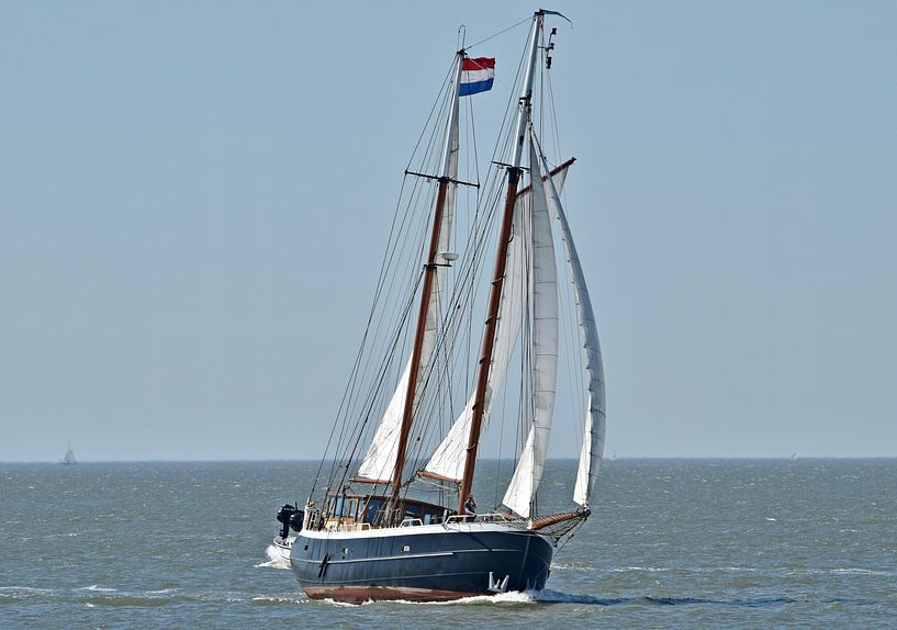 Het zeilschip de Norn onder zeil van Piet Kooistra