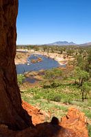 Glen Helen in Zentralaustralien mit Mt. Sonder im Hintergrund