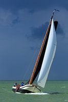 Skutsje op het IJsselmeer bij Stavoren