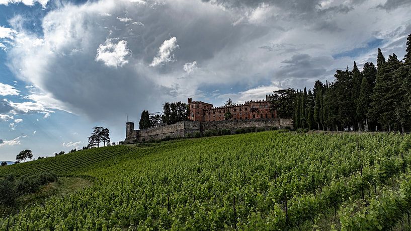 Bezaubernde Toskana: Das Castello di Brolio und die wunderschönen Weinberge des Chianti von Lennart van Wallenburg