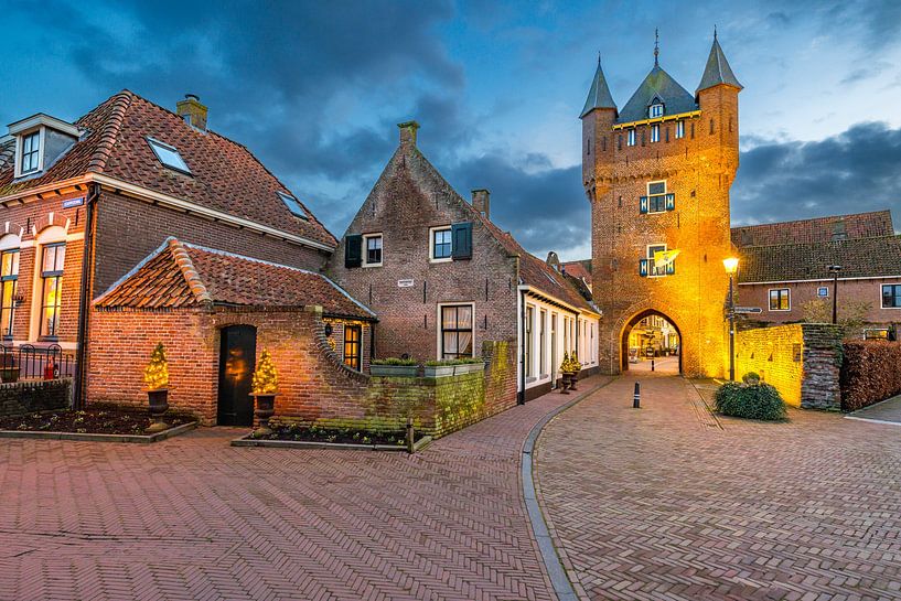Hattem, town-gate de Dijkpoort lors d'une froide après-midi d'hiver par Sjoerd van der Wal Photographie
