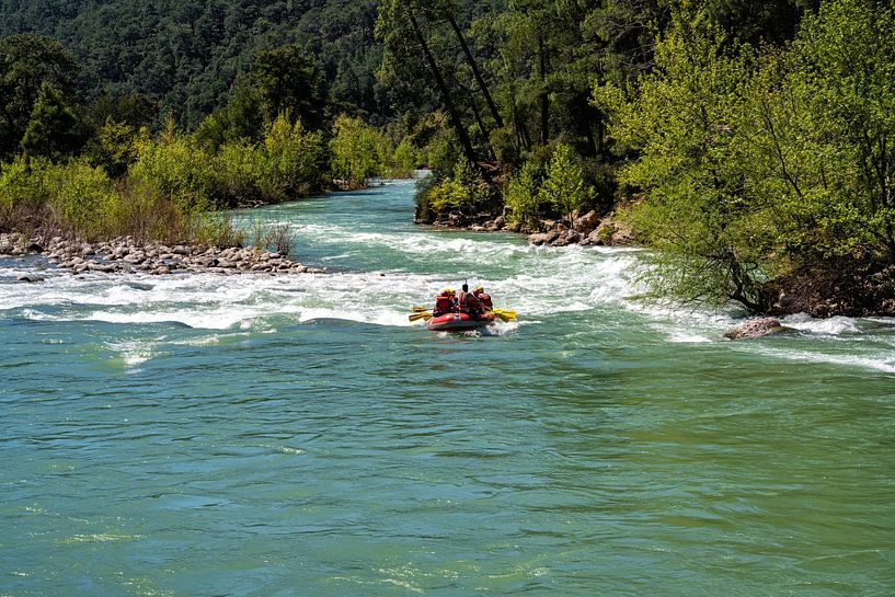 Tour en canot pneumatique dans une rivière turquoise par Photo Art Thomas Klee