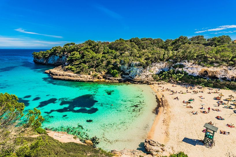 Belle vue de la baie de la plage de Cala Llombards sur l'île de Majorque, Espagne Mer Méditerranée par Alex Winter