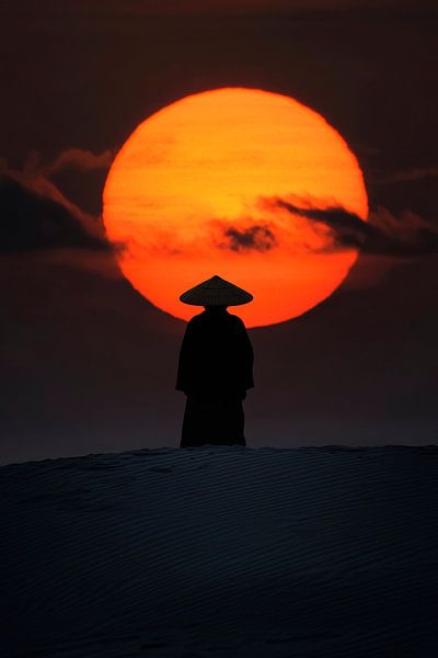 Mondsichel und Sonnenuntergang – Mystisch von Poster Art Shop