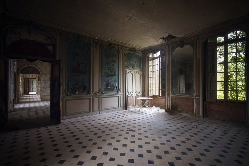 Abandoned Room in a Castle. by Roman Robroek - Photos of Abandoned Buildings