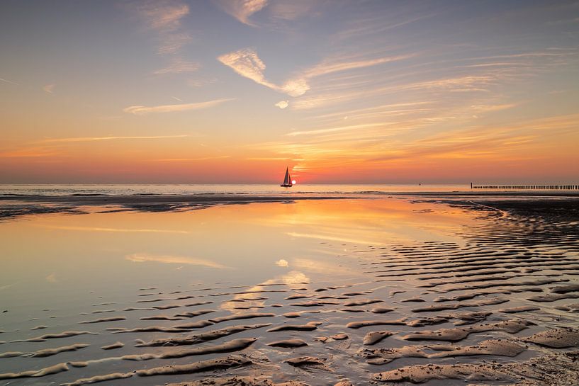 Sail into the night by By Jaimie