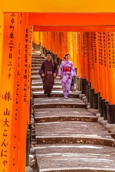 Se promener en tenue traditionnelle par Photographie de voyage d'Erwin