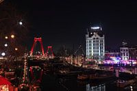 Rotterdam, die Skyline unter dem Sternenhimmel.