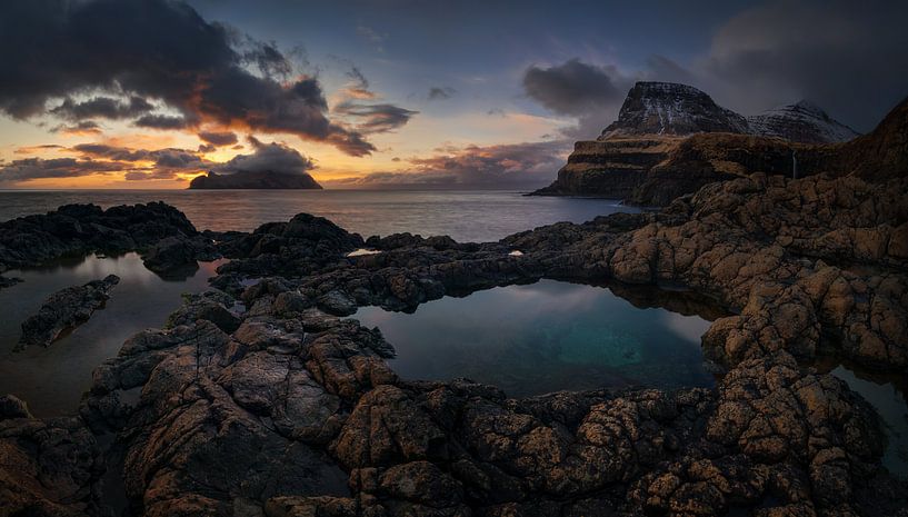 Gasadalur harbour by Wojciech Kruczynski